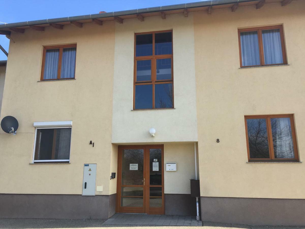 Orchidea Apartman Hegyko Luaran gambar
